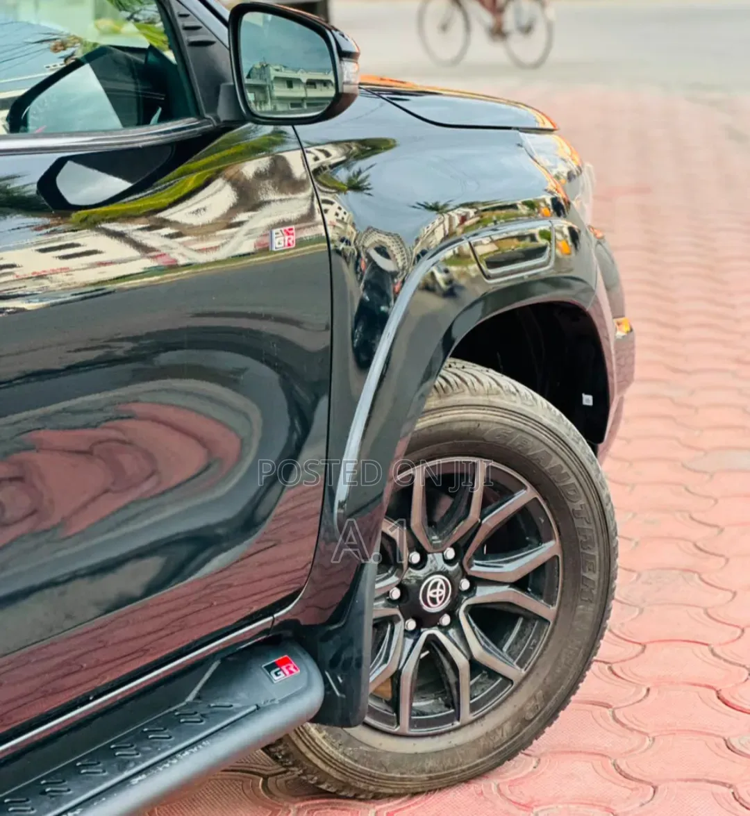 Toyota Hilux 2020 Black