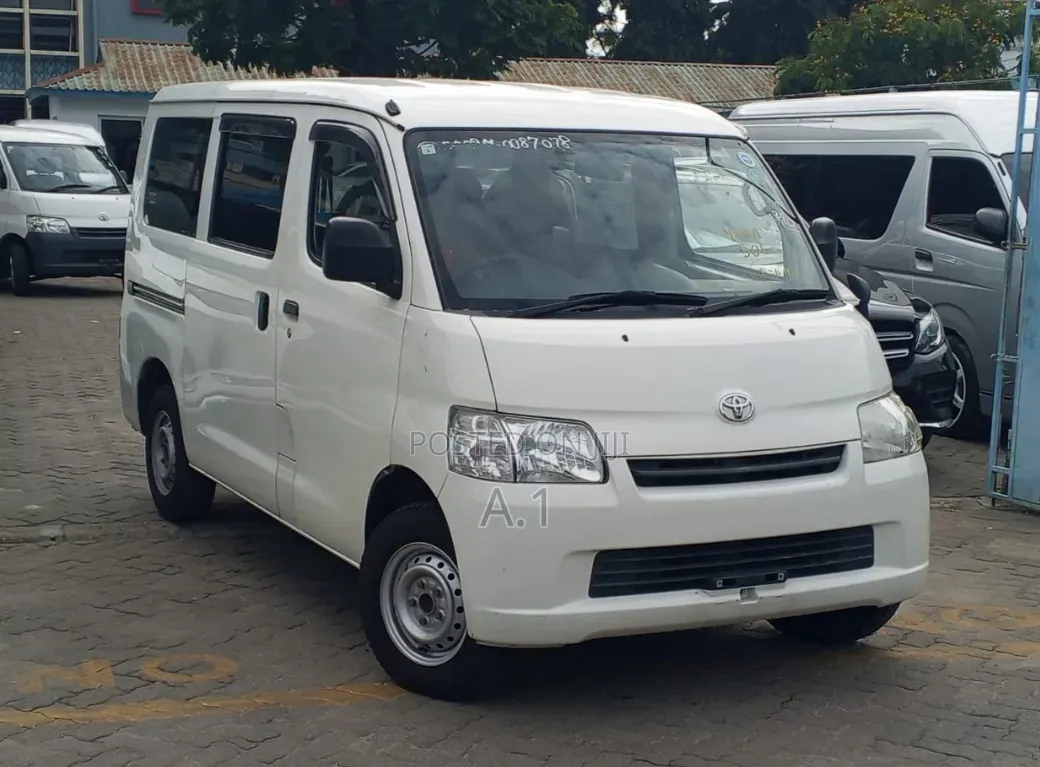 Toyota TownAce 2019 Pearl