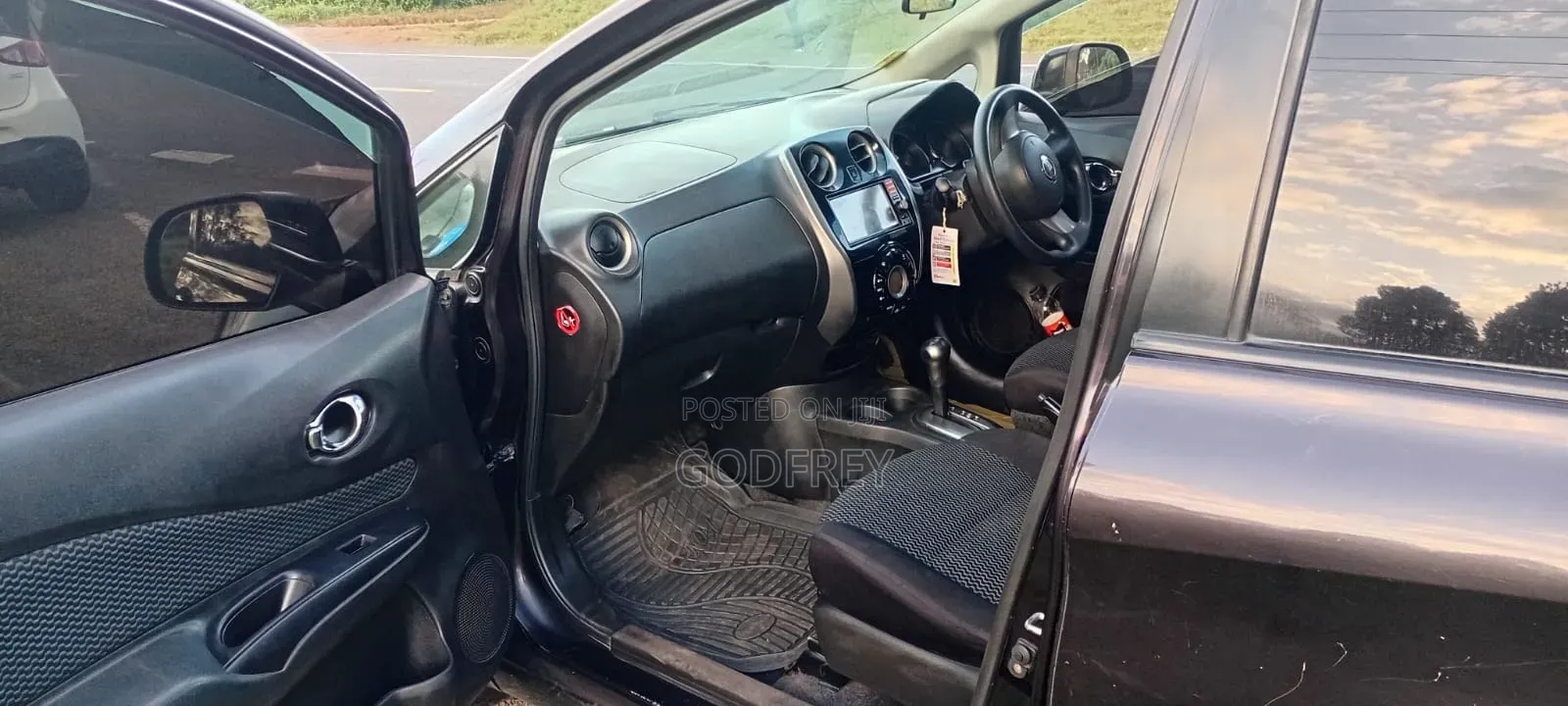 Nissan Note 2014 Maroon