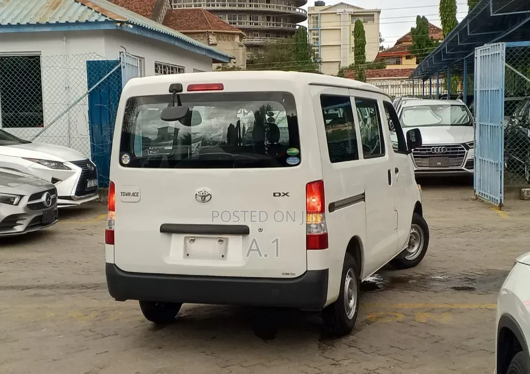 Toyota TownAce 2019 Off white