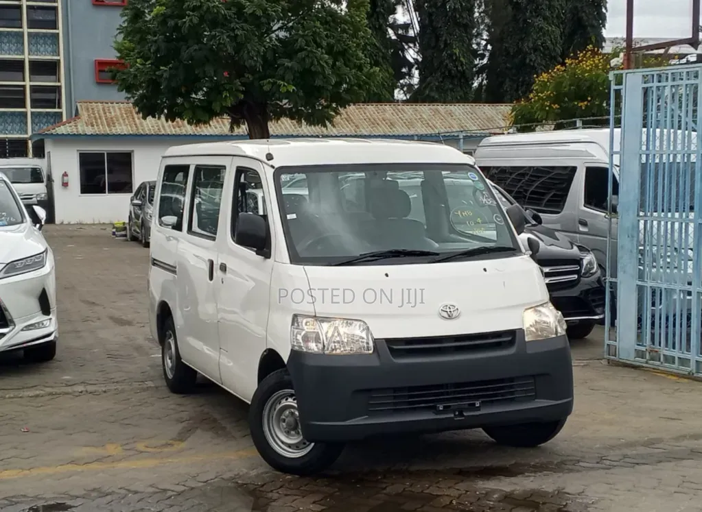 Toyota TownAce 2019 Off white