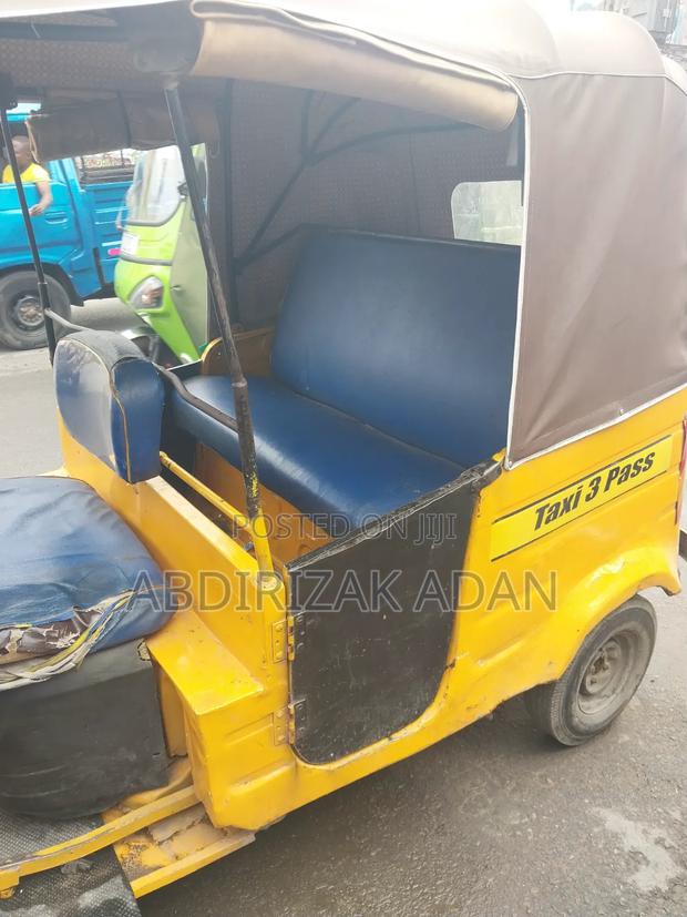 Bajaj RE 2014 Yellow - thumbnail 3