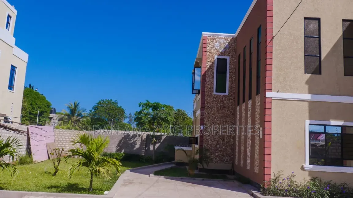 4bdrm Maisonette in Mvindeni Plus Dsq, Diani for sale