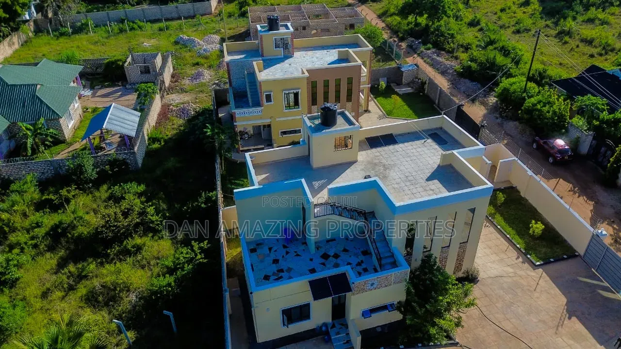 4bdrm Maisonette in Mvindeni Plus Dsq, Diani for sale