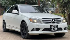 Mercedes-Benz C200 2009 Pearl