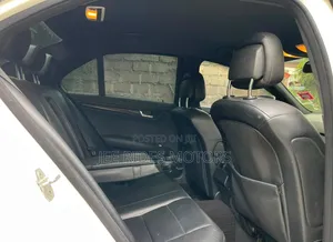 Mercedes-Benz C200 2009 Pearl