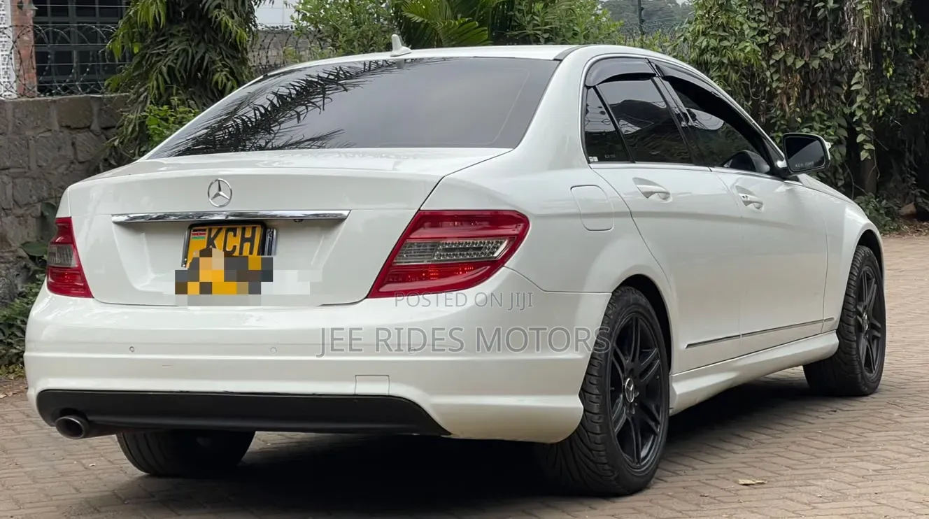 Mercedes-Benz C200 2009 Pearl