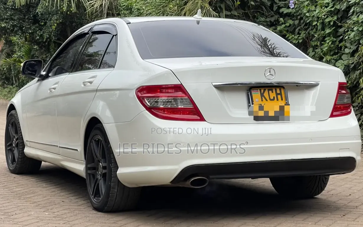 Mercedes-Benz C200 2009 Pearl