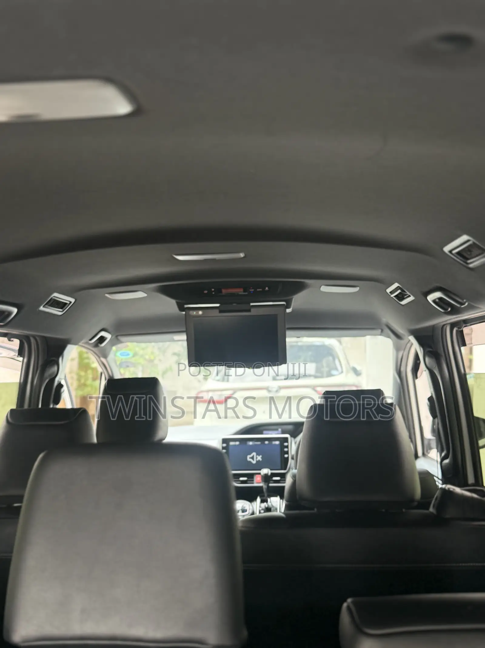 Toyota Esquire 2.0 AWD (7 seater) 2019 White