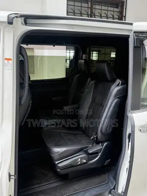 Toyota Esquire 2.0 AWD (7 seater) 2019 White