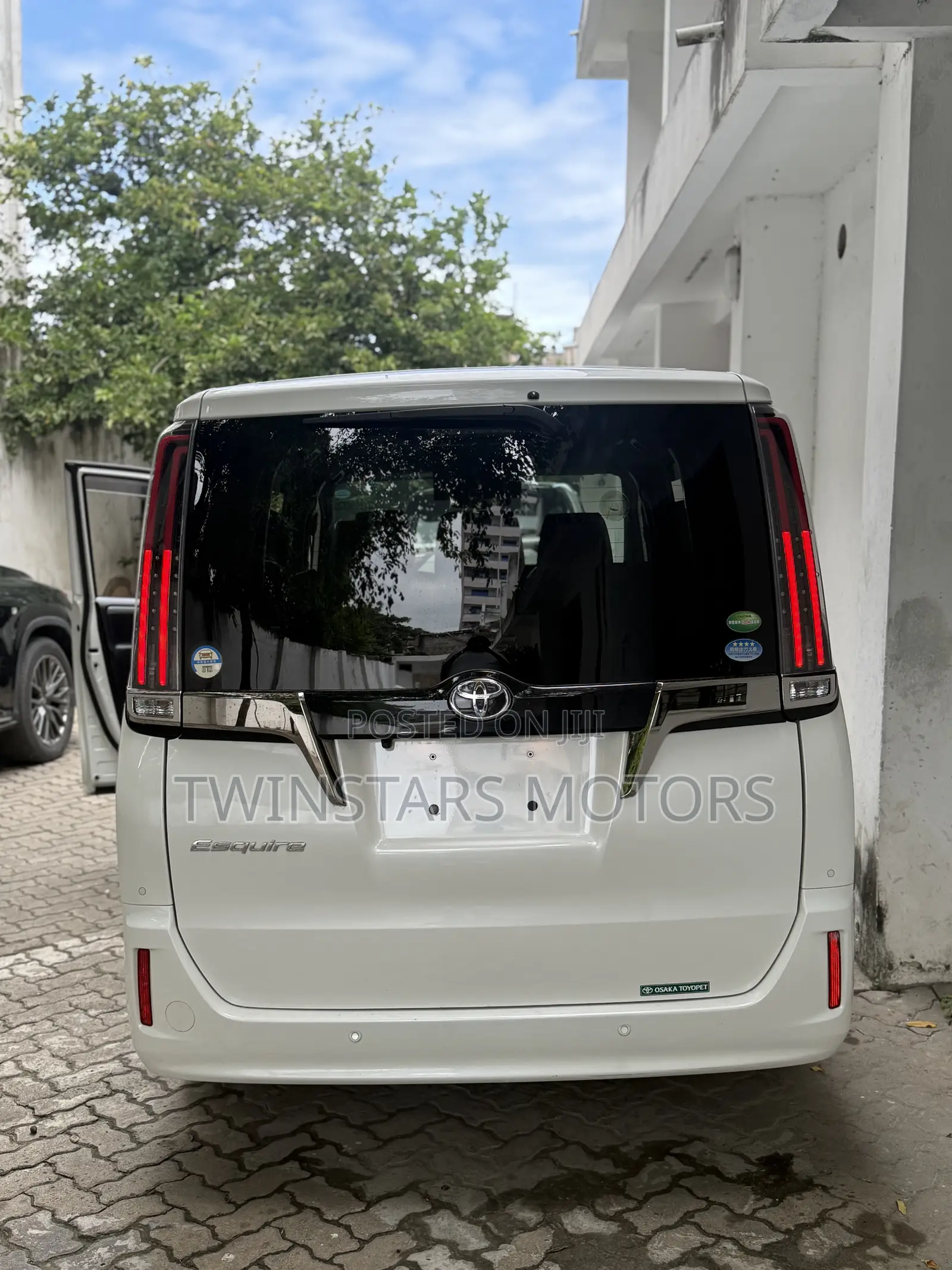 Toyota Esquire 2.0 AWD (7 seater) 2019 White
