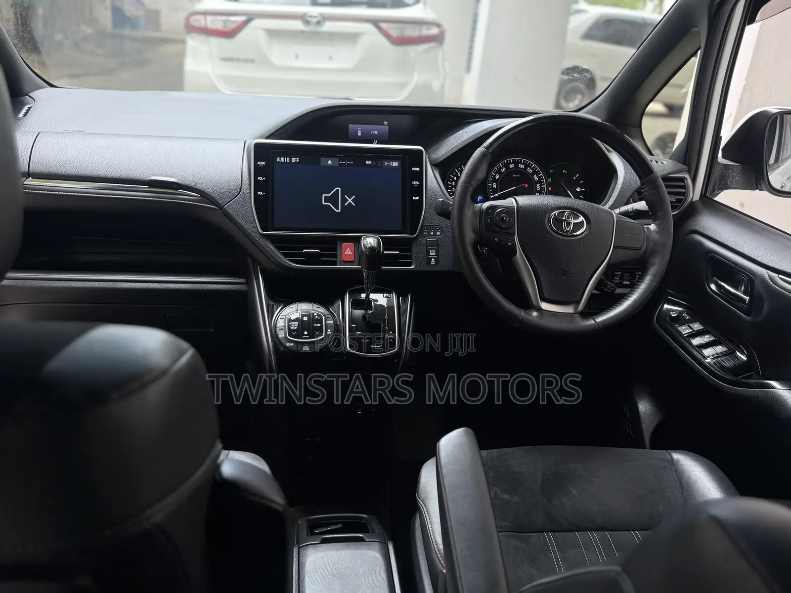 Toyota Esquire 2.0 AWD (7 seater) 2019 White
