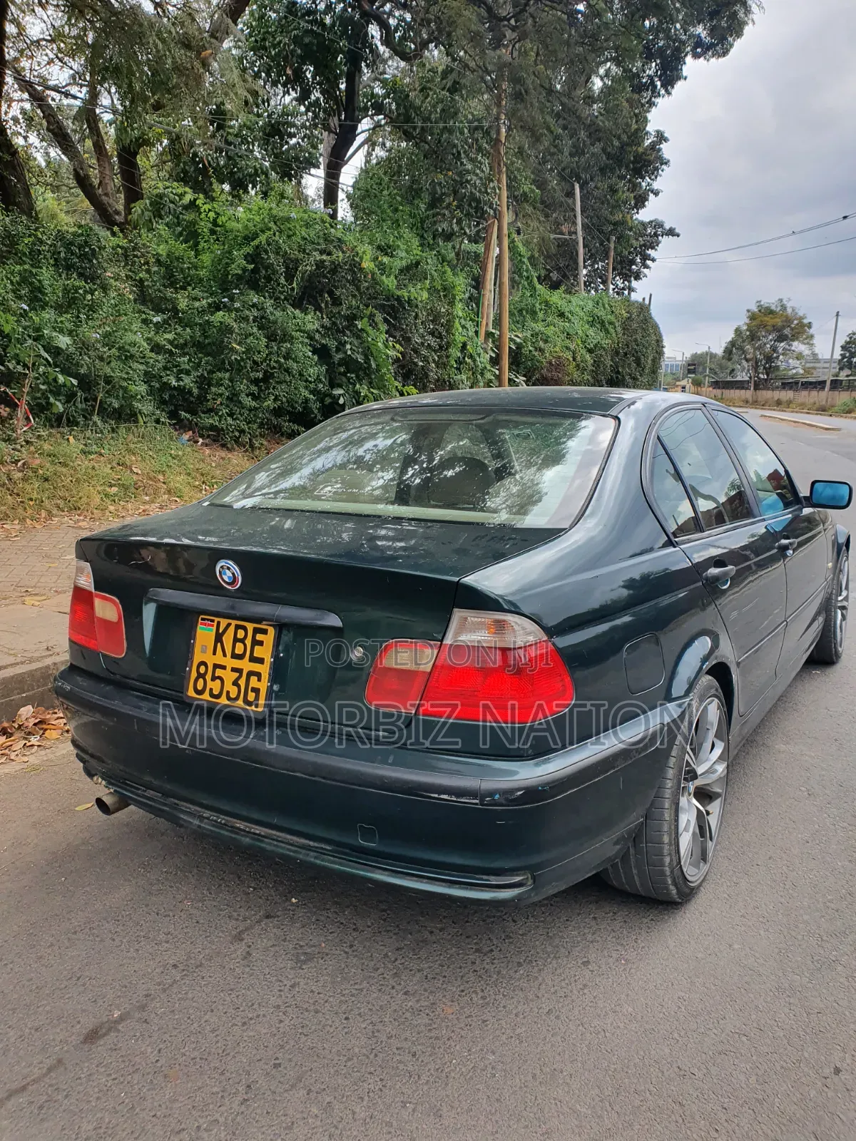 BMW 318i 2004 Green