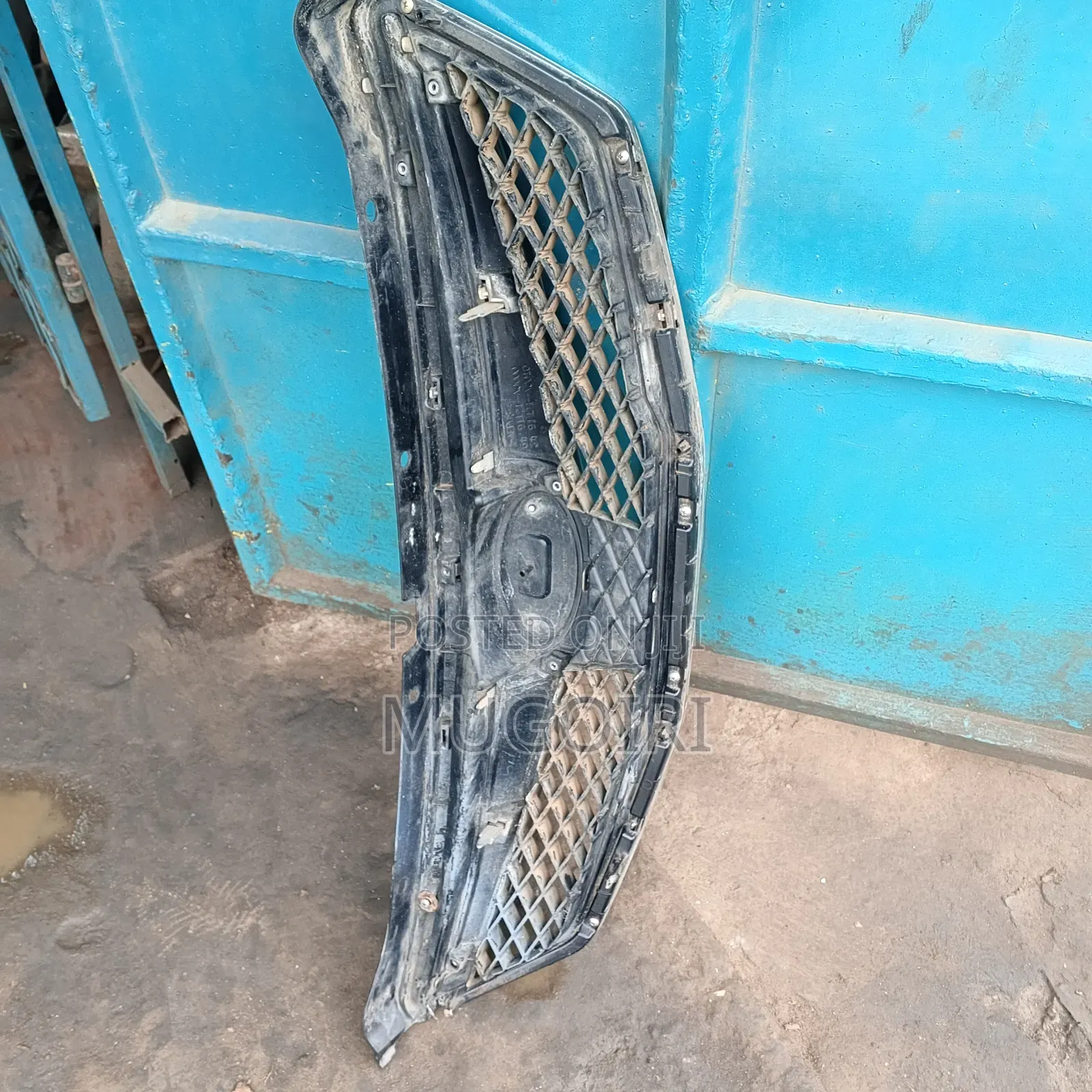 Subaru Legacy Grill