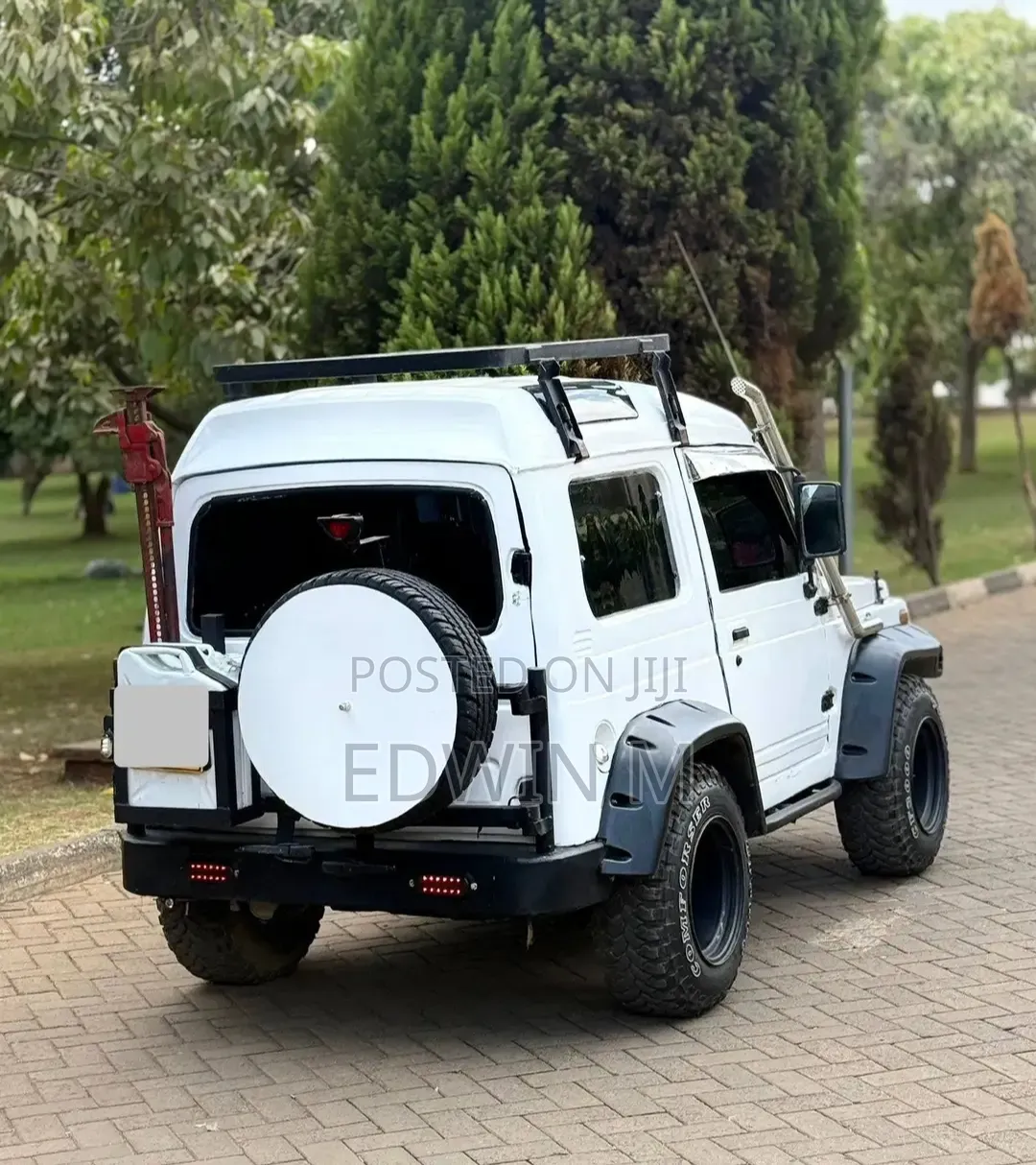 Suzuki Samurai 1995 White