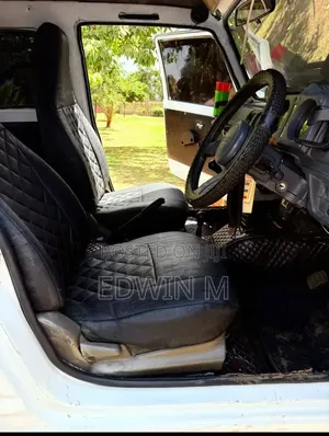 Suzuki Samurai 1995 White