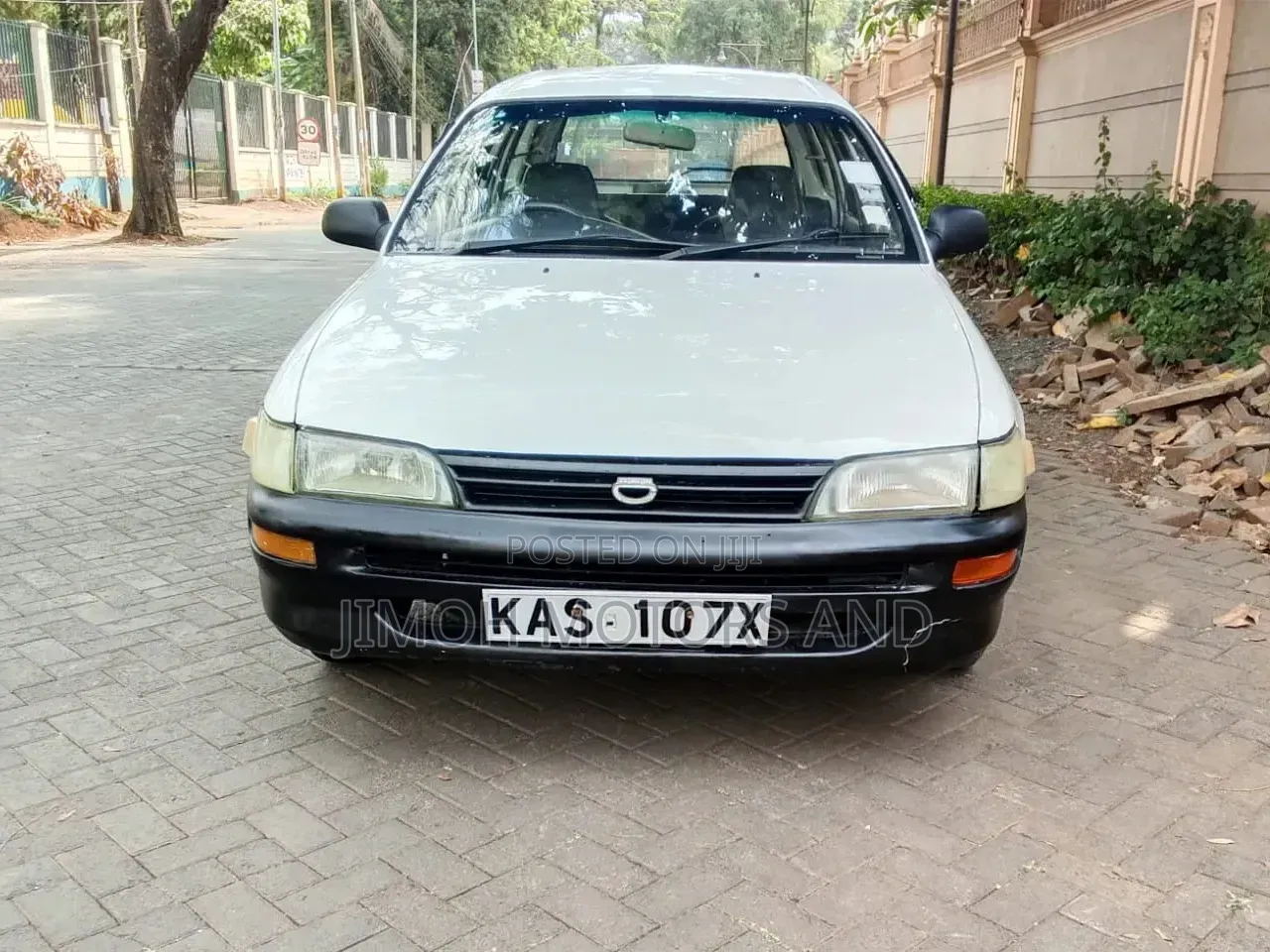 Toyota Corolla 1998 White