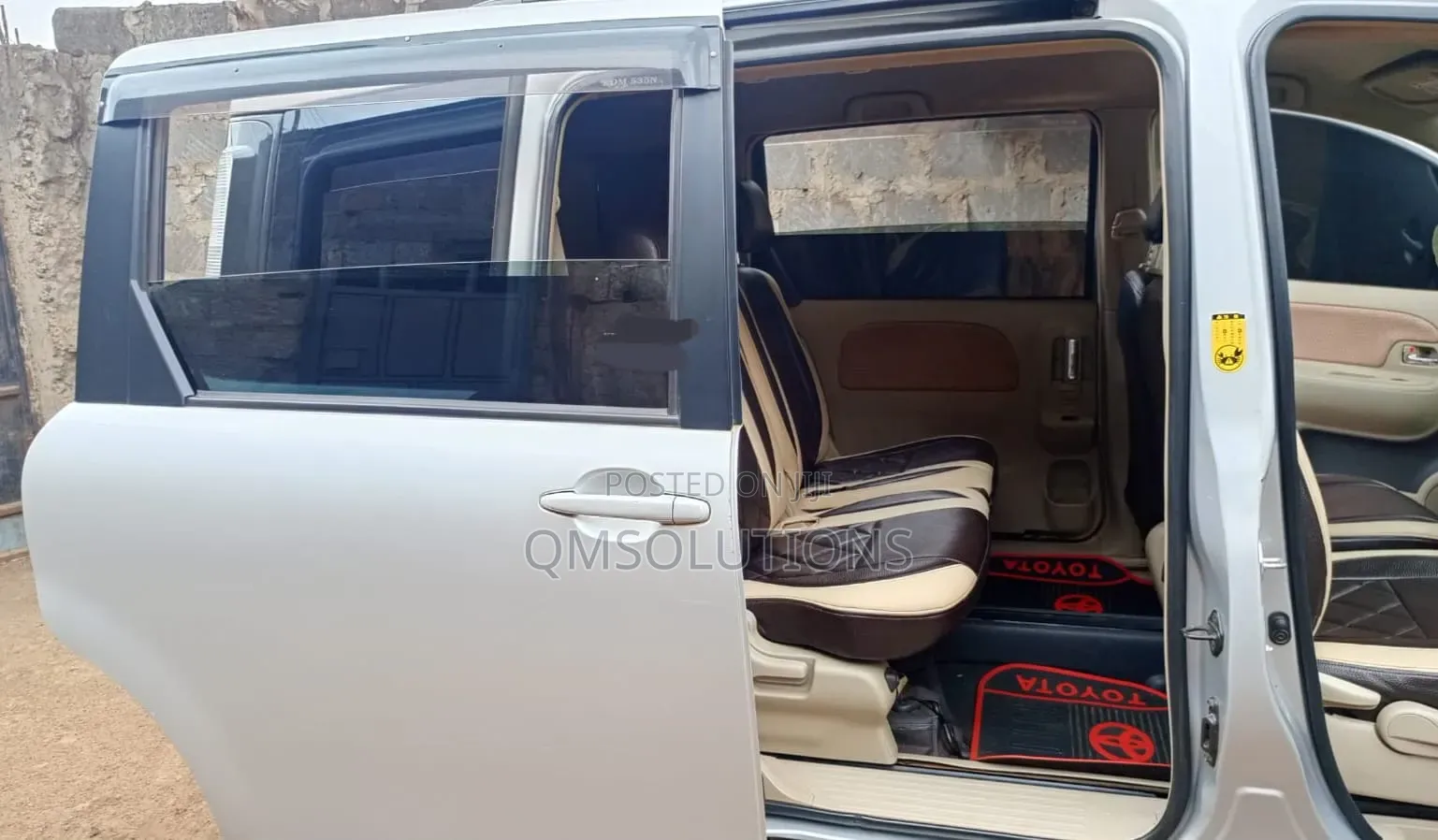 Toyota Sienta 2014 Silver