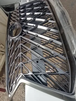 Lexu 570 Sport Grille