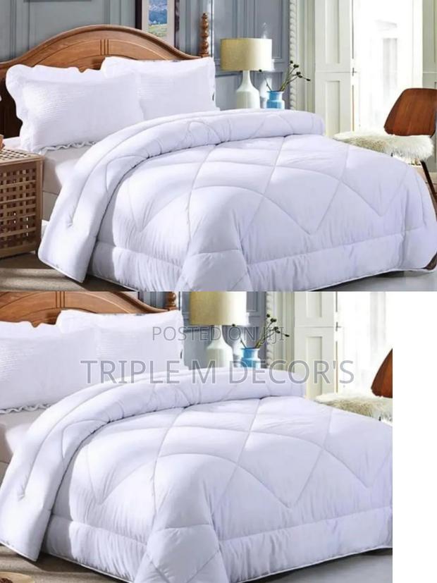 Premium White Striped 7 by 8 Quality Duvet Set - thumbnail 2