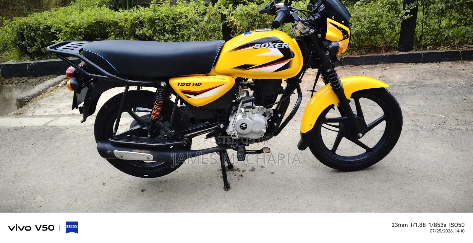 Bajaj Boxer 150 UG 2026 Yellow