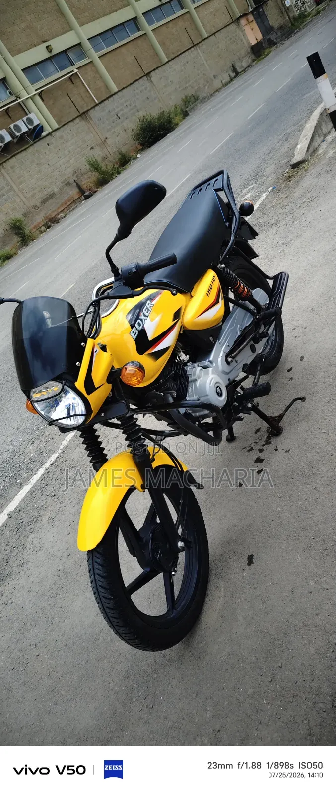 Bajaj Boxer 150 UG 2026 Yellow