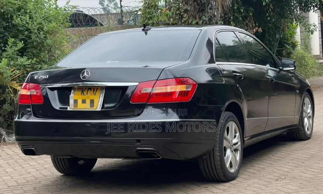 Mercedes-Benz E250 2012 Matt Black