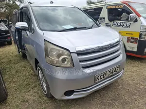 Toyota Noah 2008 Silver