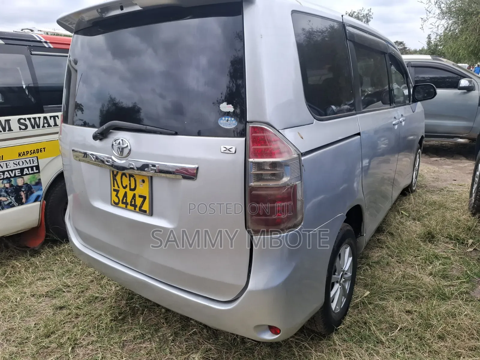 Toyota Noah 2008 Silver
