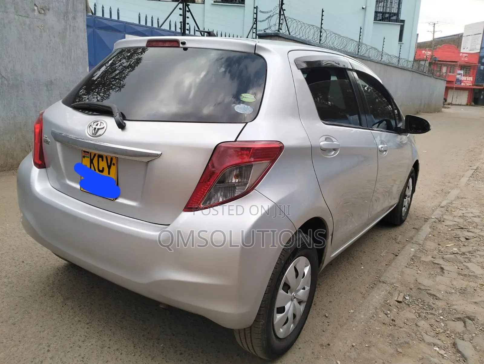 Toyota Vitz 2012 Silver