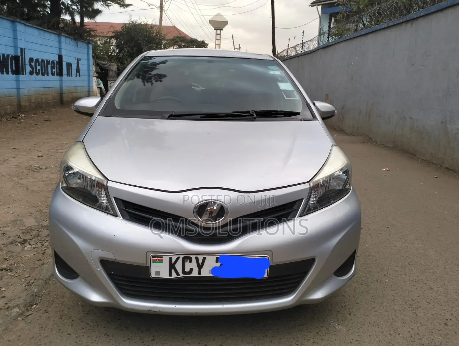 Toyota Vitz 2012 Silver