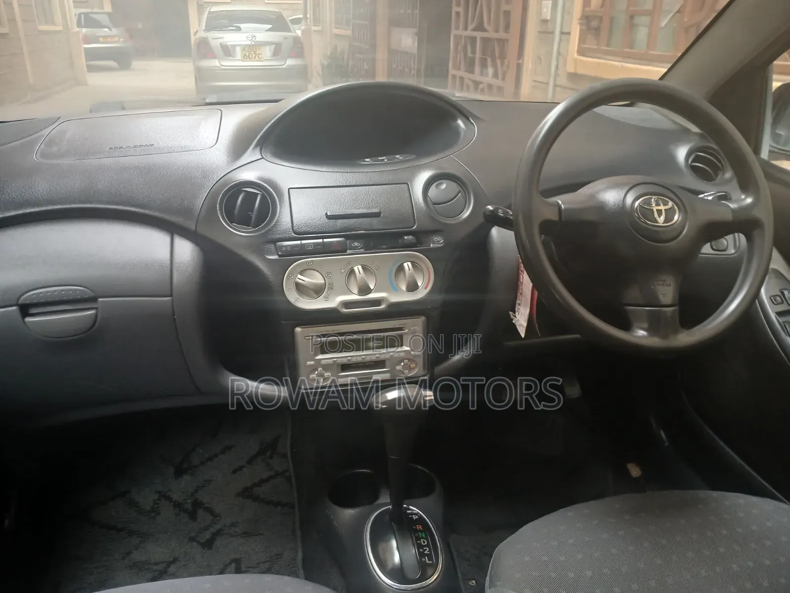Toyota Vitz 2004 Gold