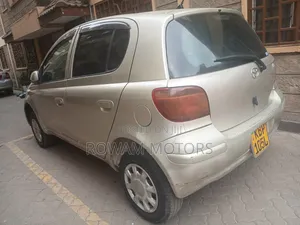 Toyota Vitz 2004 Gold