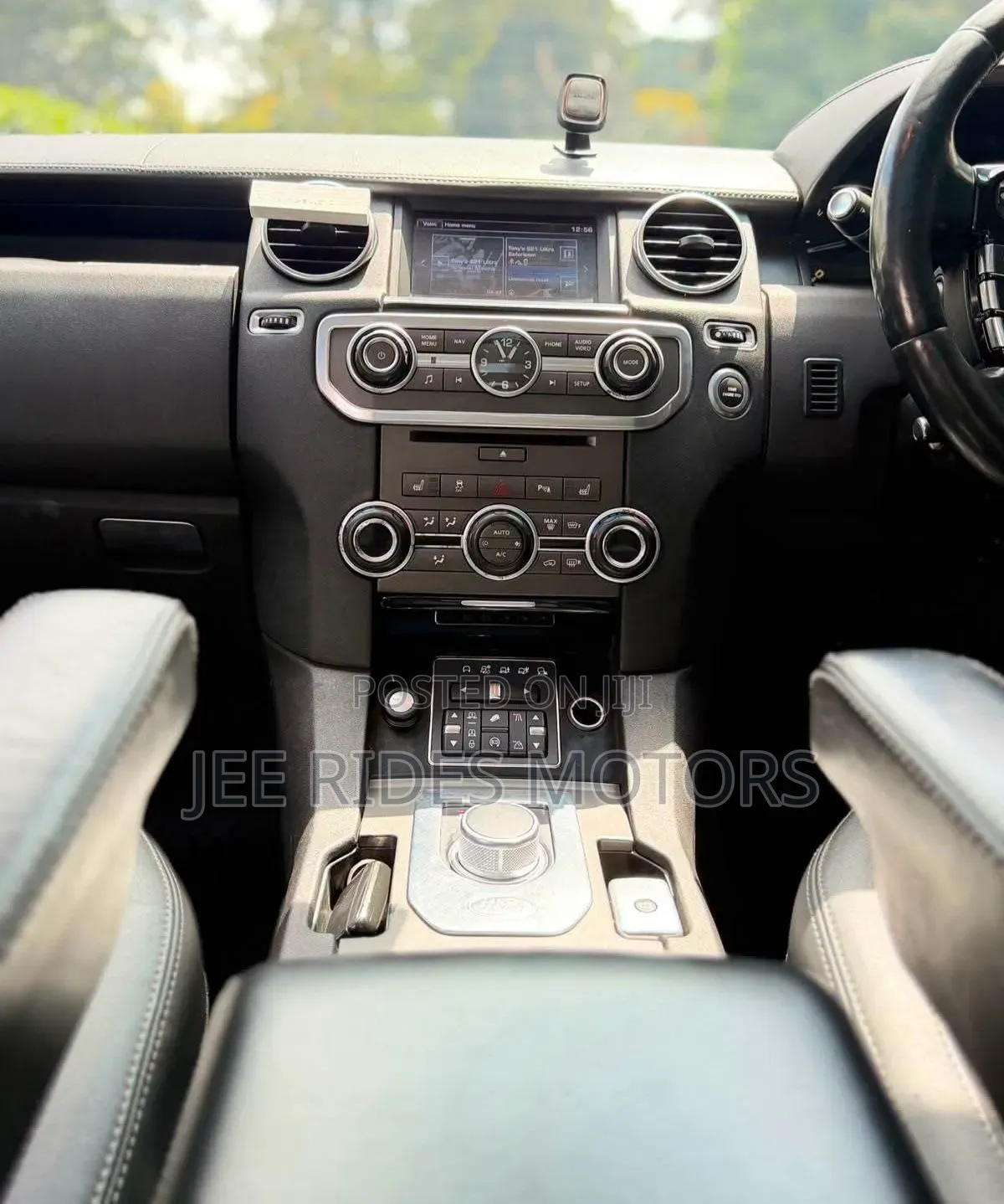 Land Rover Discovery 2016 Matt Black