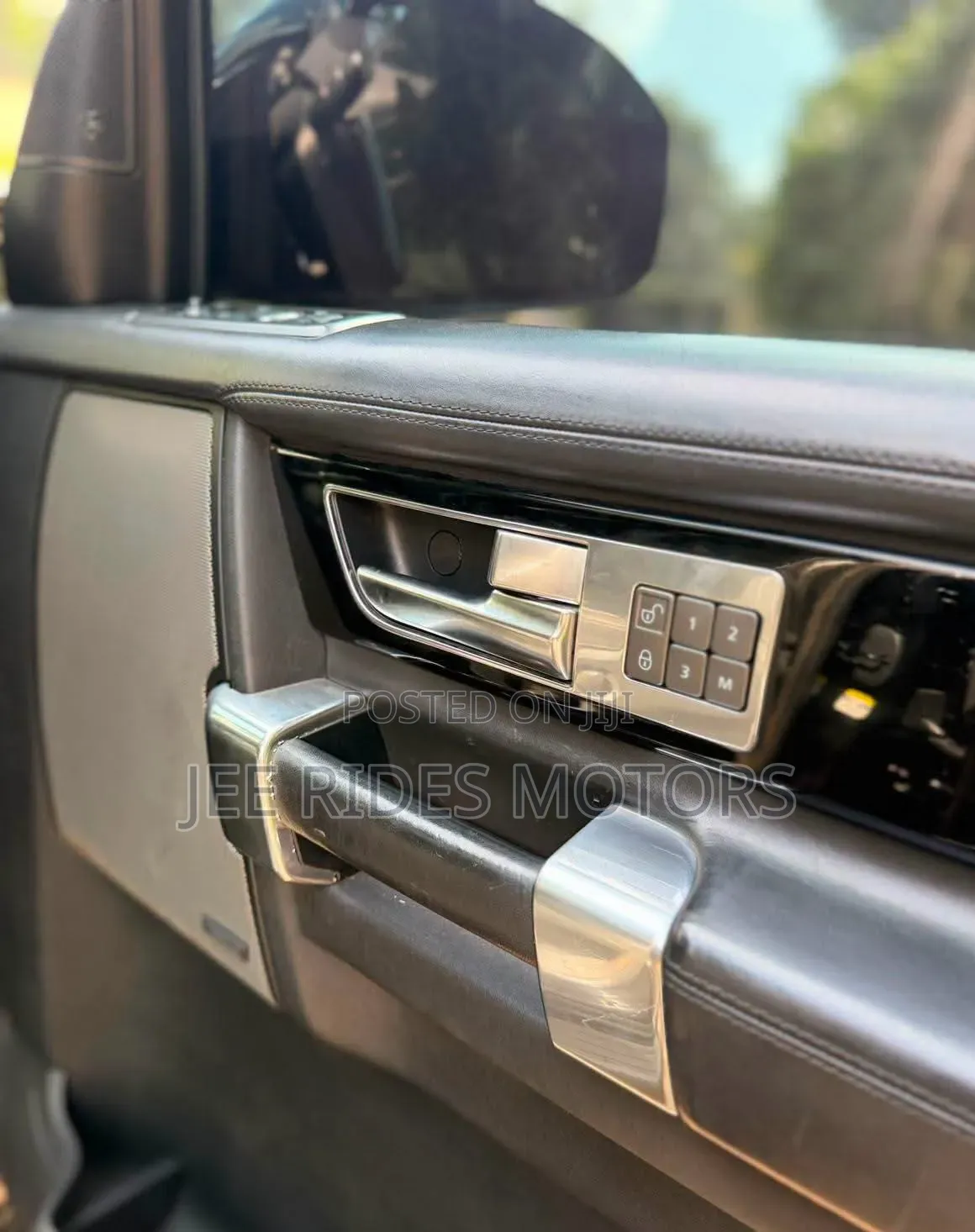 Land Rover Discovery 2016 Matt Black