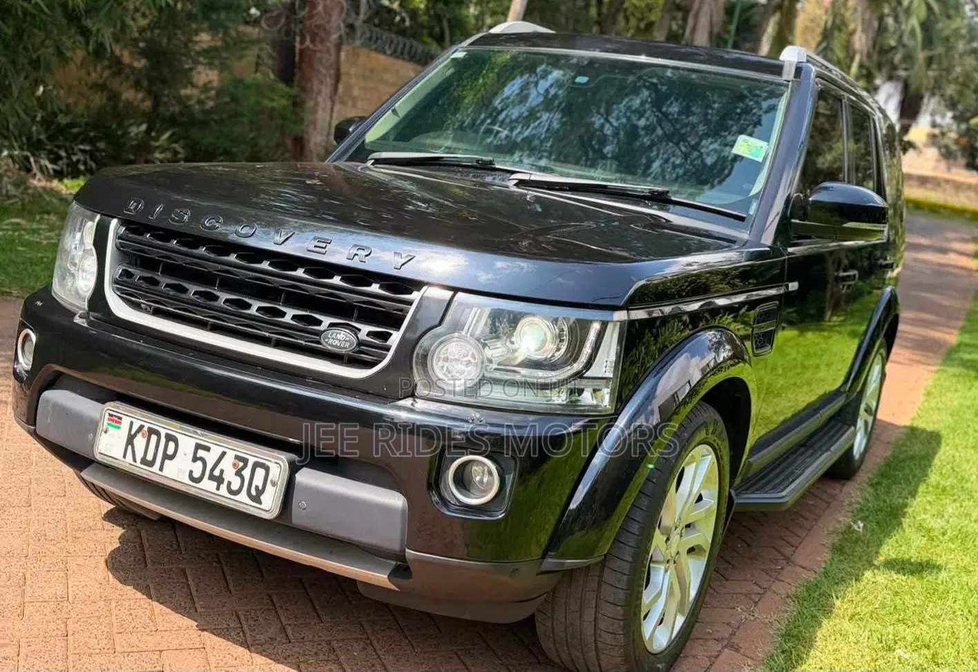 Land Rover Discovery 2016 Matt Black
