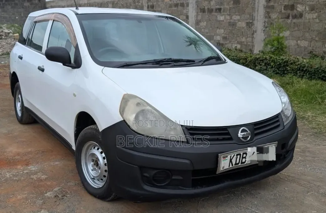 Nissan Advan 2013 White