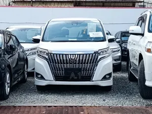 Toyota Esquire 2019 Off white