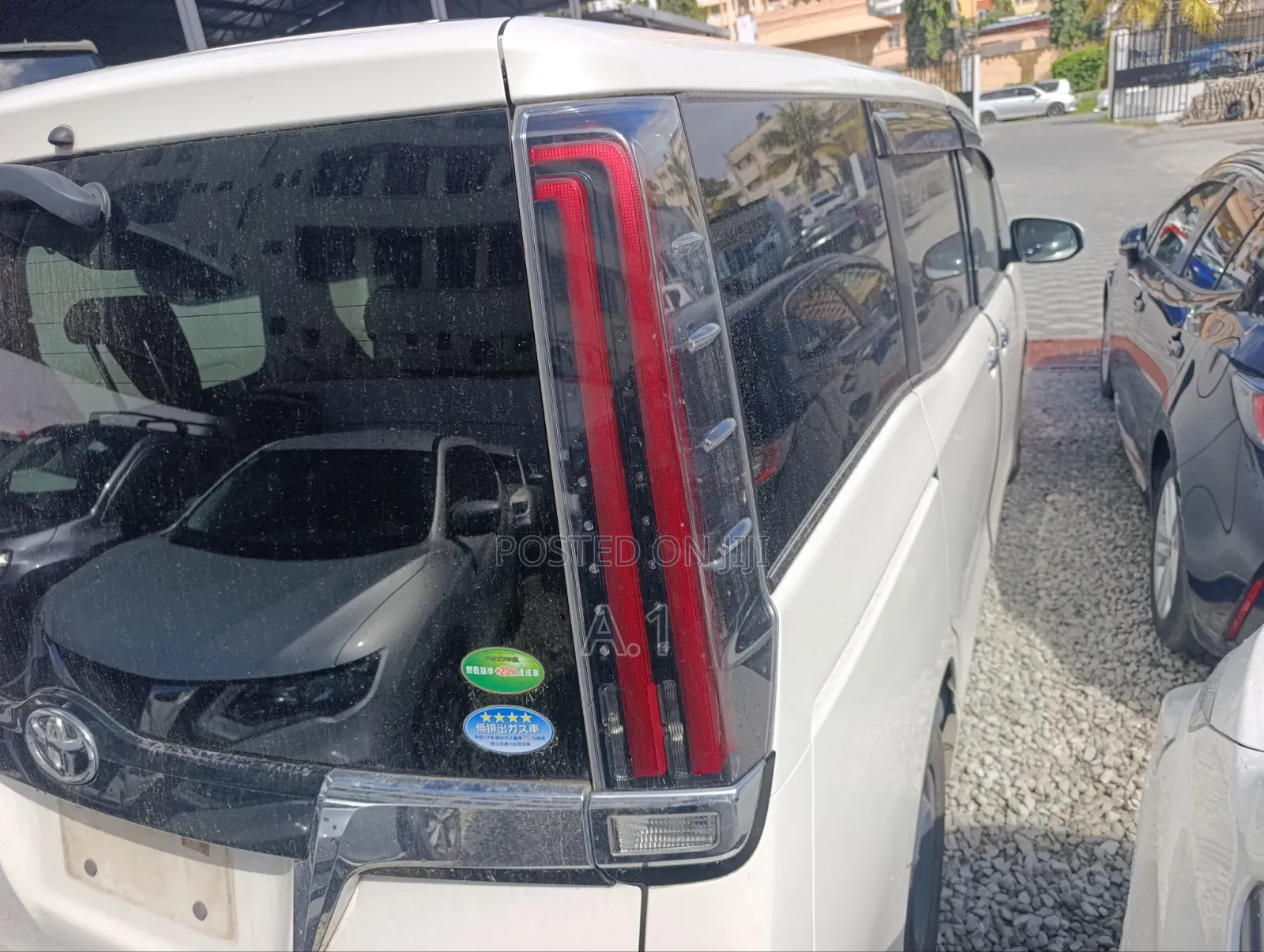 Toyota Esquire 2019 Off white