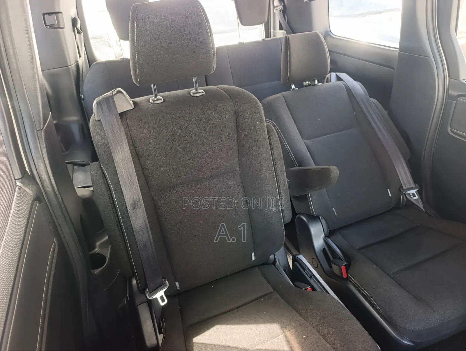 Toyota Esquire 2019 Off white