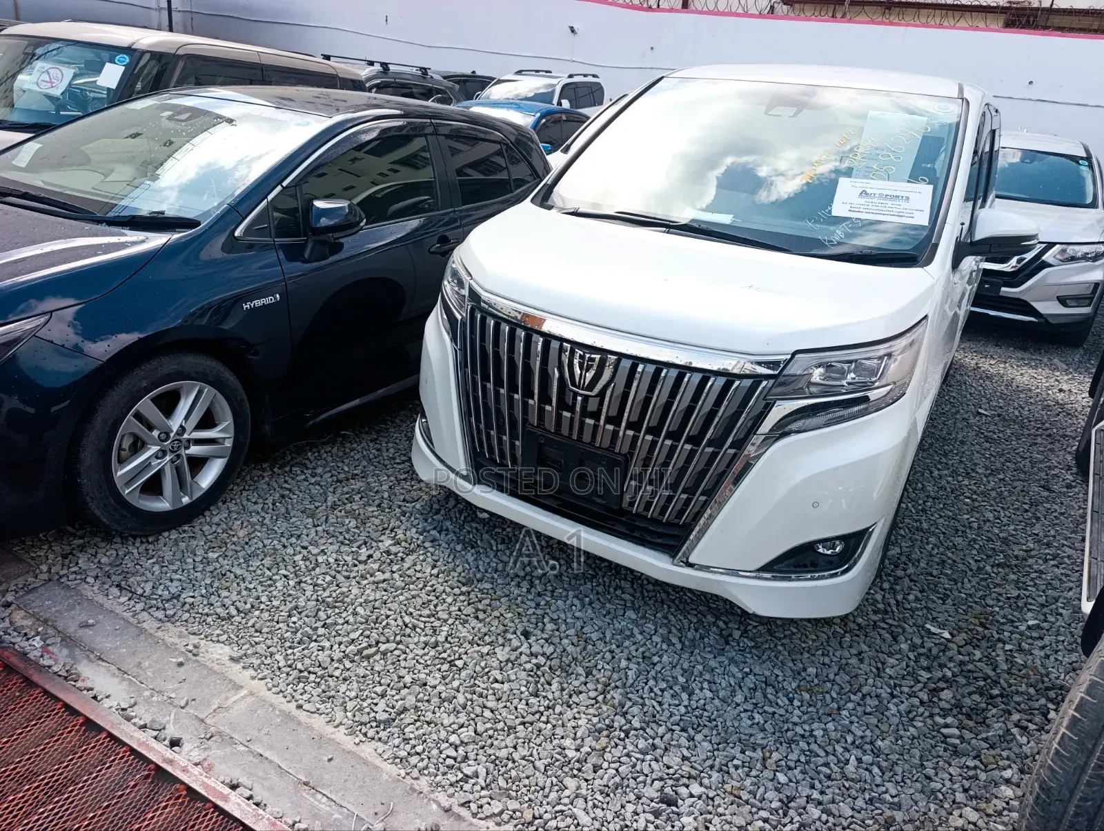 Toyota Esquire 2019 Off white