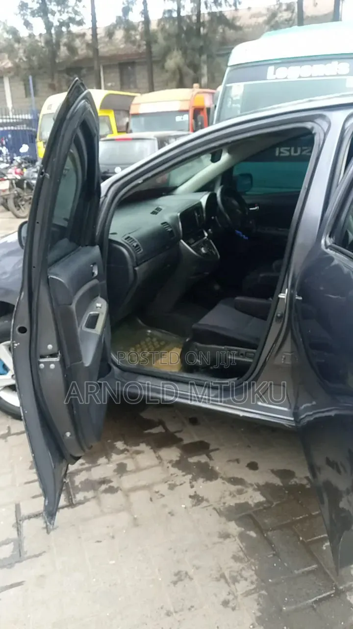 Toyota Wish 2006 Gray