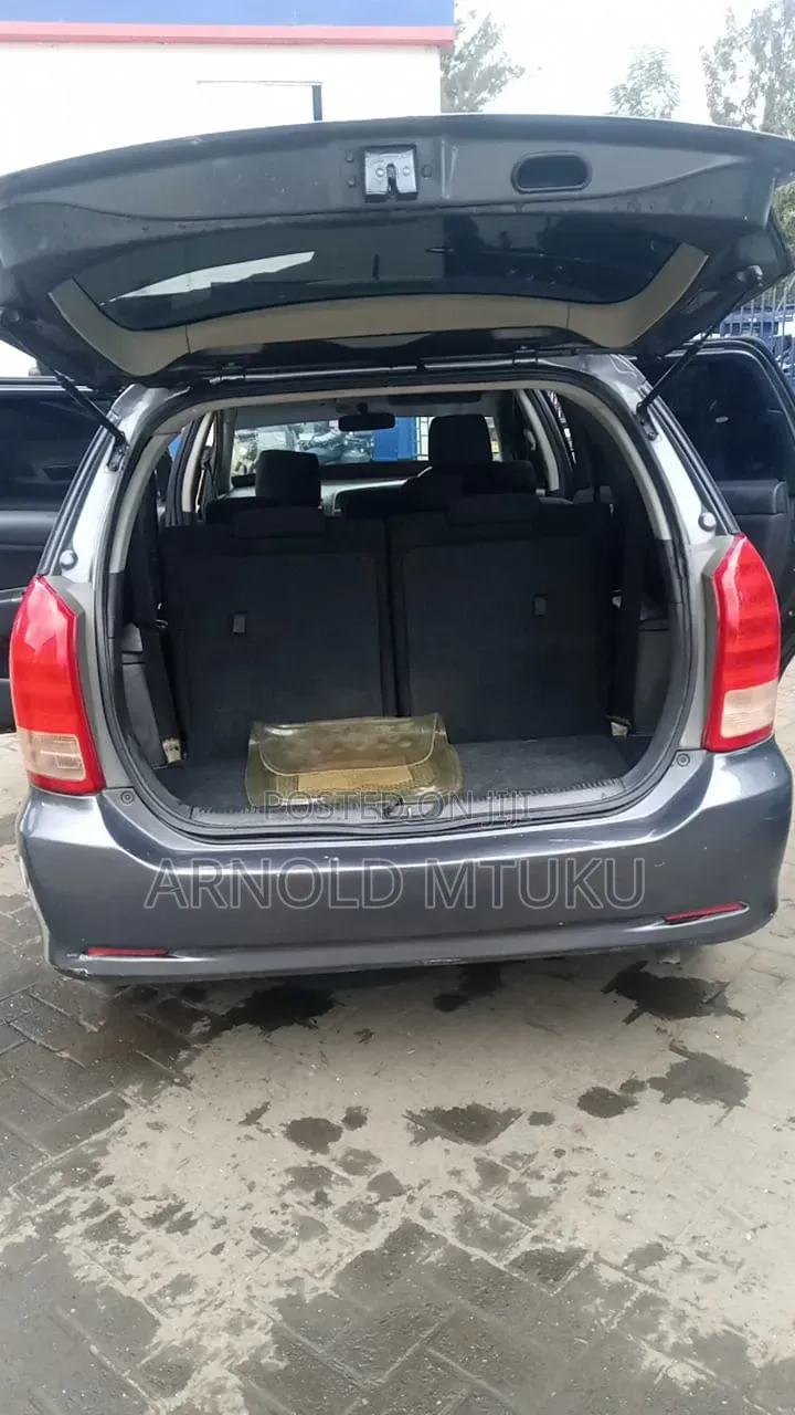 Toyota Wish 2006 Gray