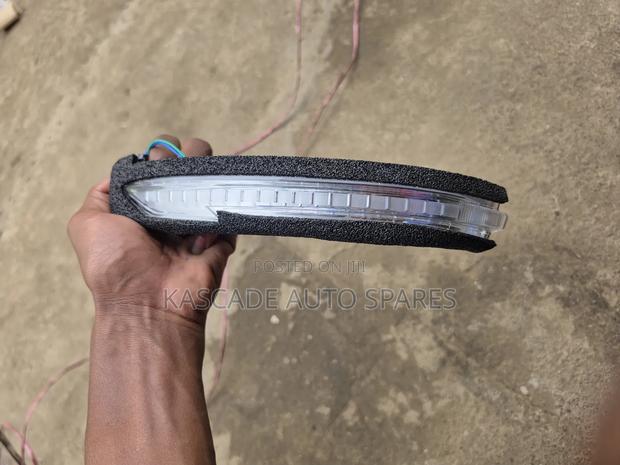Nissan Serena/Xtrail T32 New Model 2014+ Side Mirror Blinker/Indicator - thumbnail 2