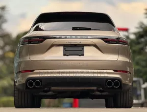 Porsche Cayenne 2019 Gold
