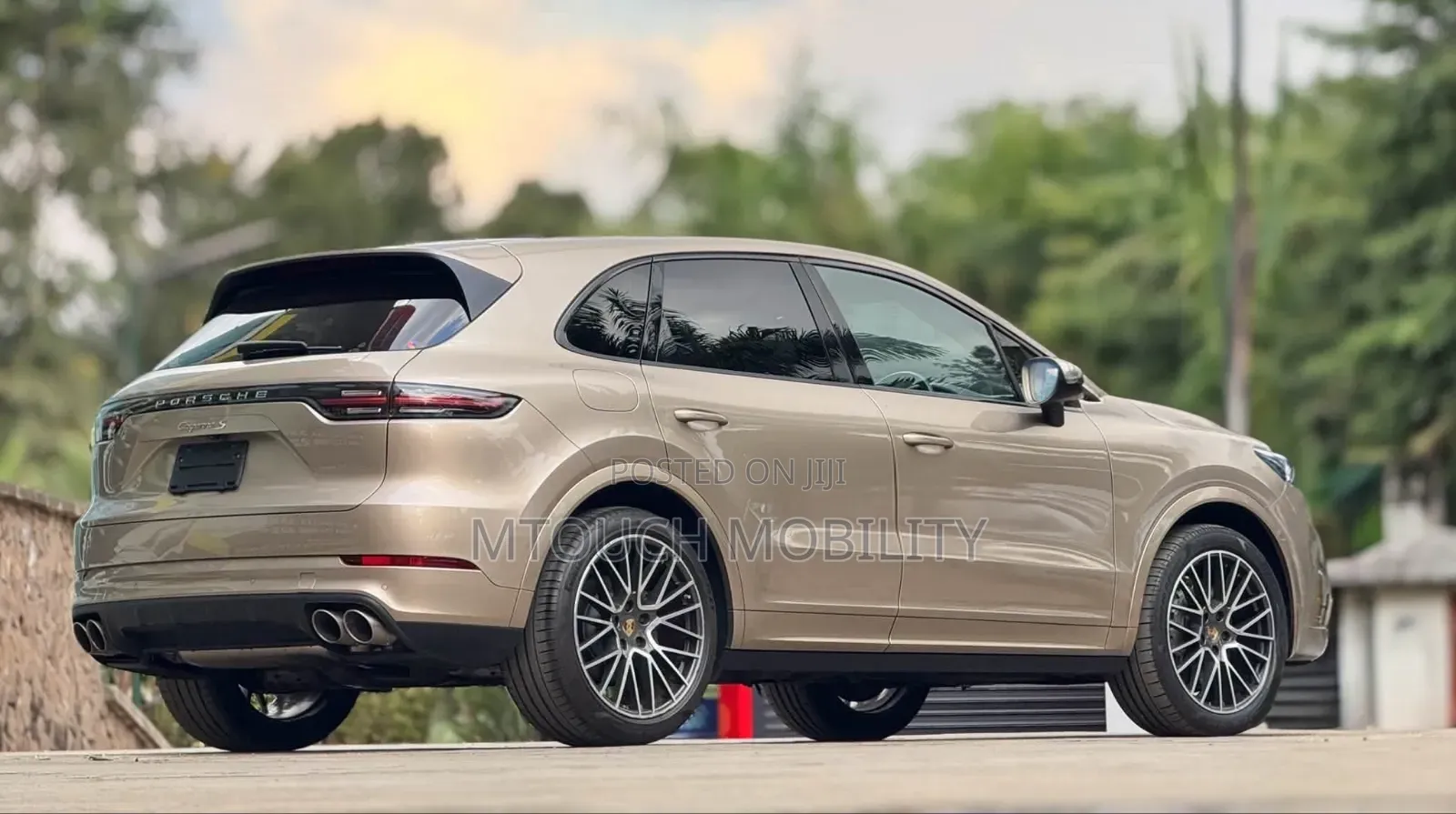Porsche Cayenne 2019 Gold