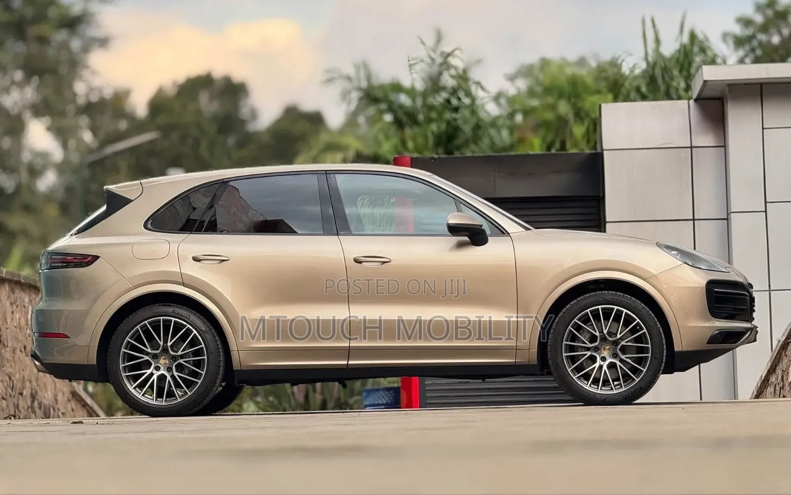 Porsche Cayenne 2019 Gold