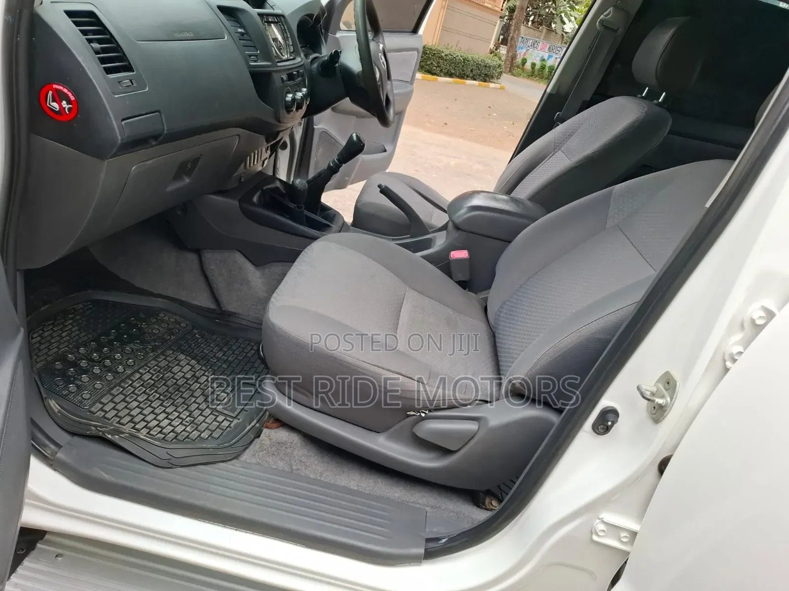 Toyota Hilux 2012 White