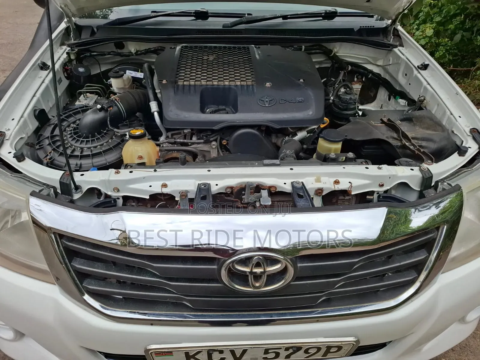 Toyota Hilux 2012 White