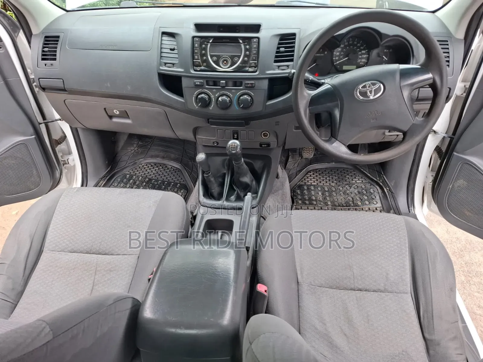 Toyota Hilux 2012 White